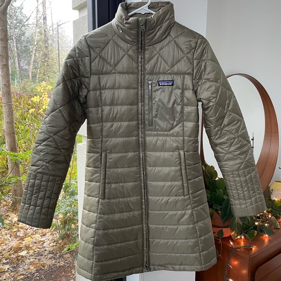 LIKE NEW Patagonia Women’s Radalie Water Repellent Parka Basin Green XS - Picture 9 of 10
